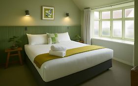 The Elmwood Motel